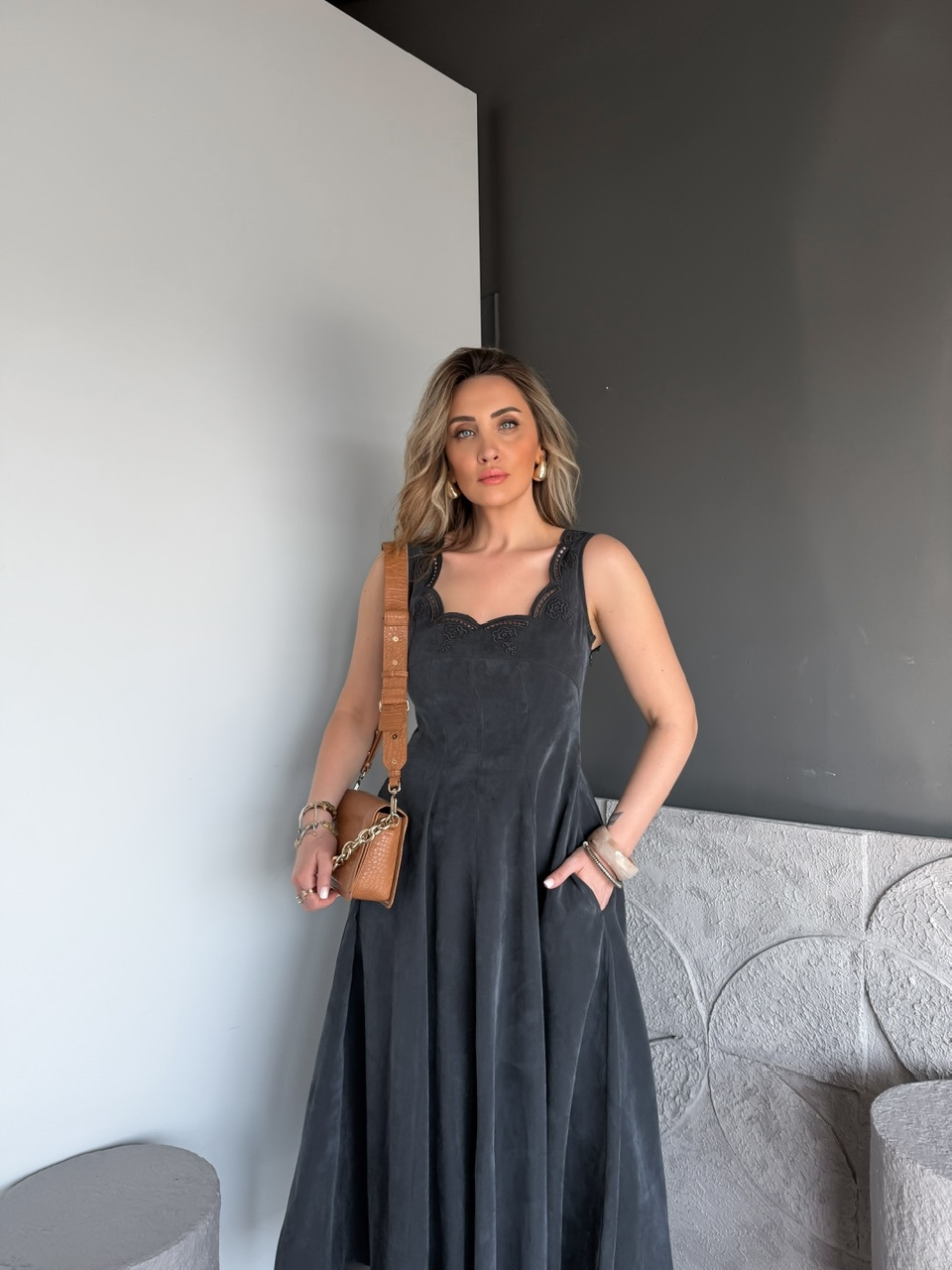 Antrasit Yakası Nakışlı Cepli Elbise