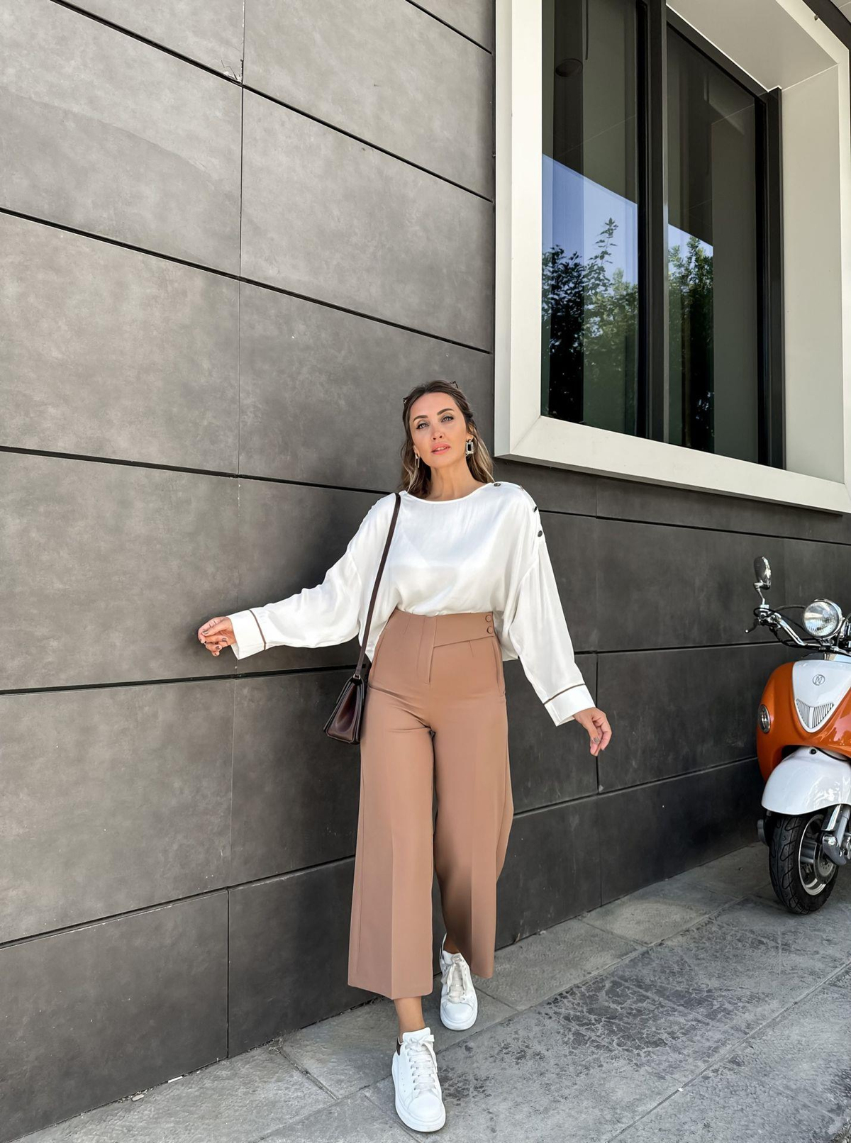 Bej Düğmeli Filetolu Pantolon