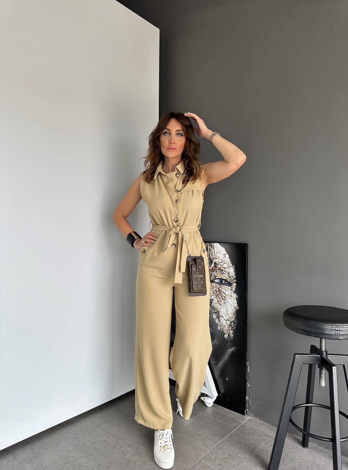 Bej Düğmeli Tasarım Tulum