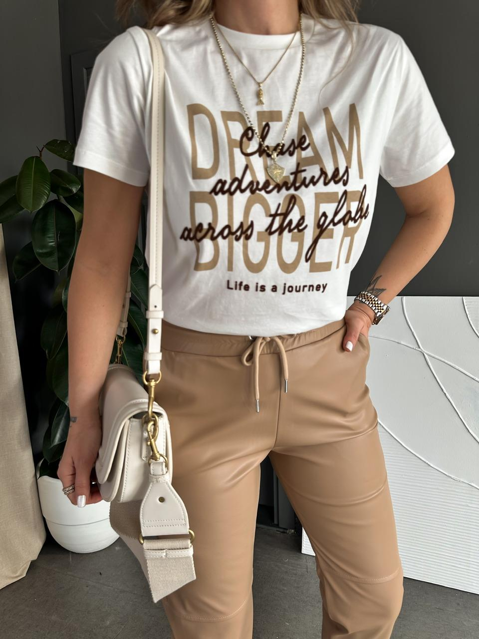 Beyaz Dream Bigger Yazılı Tshirt