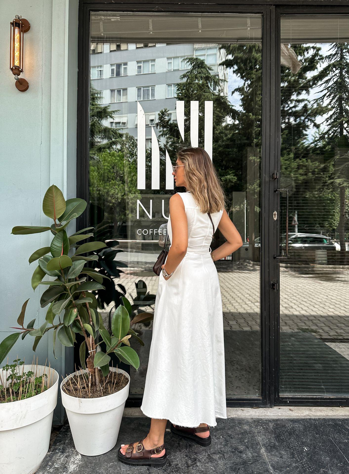 Beyaz Fermuarlı Asimetrik Premium Elbise