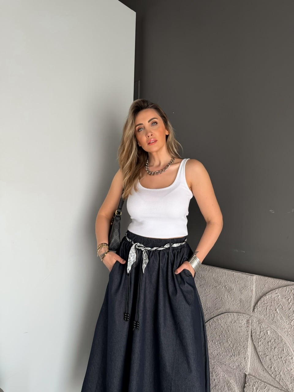 Beyaz İnce Askılı Biyeli Atlet