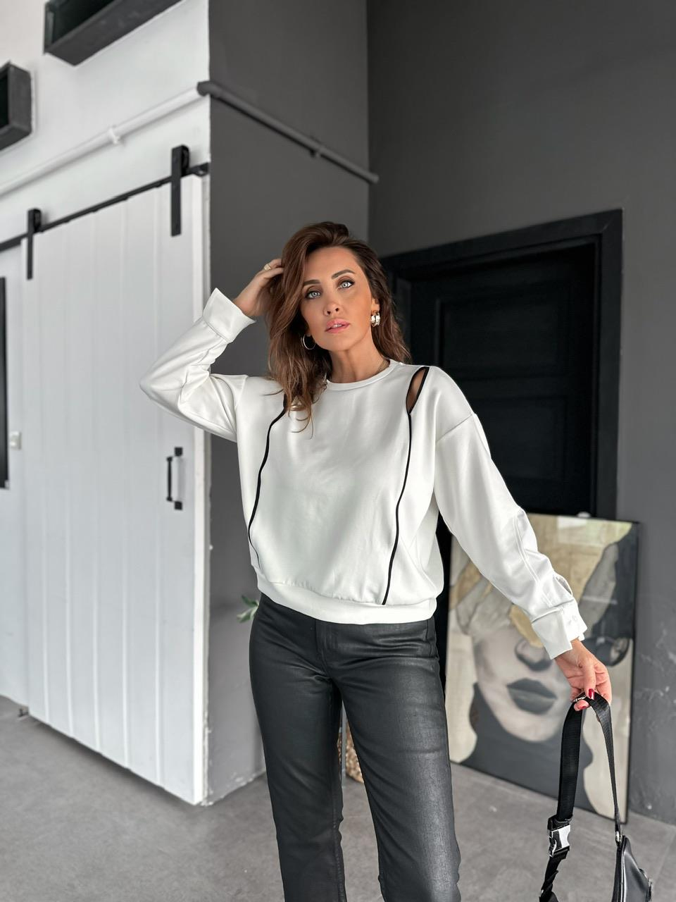 Beyaz Kol Detaylı Tasarım Sweatshirt