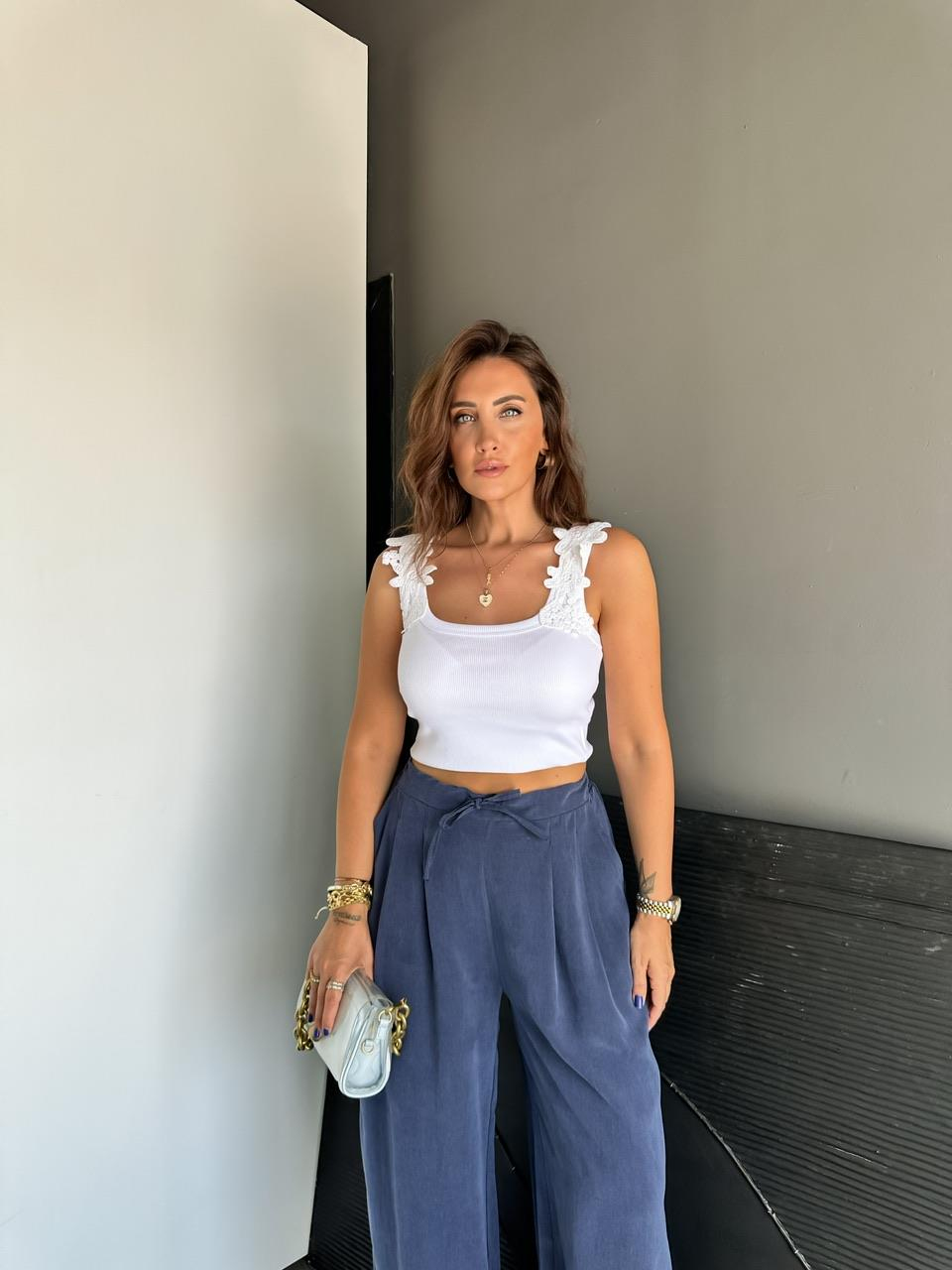 Beyaz Omuzları Dnatelli Atlet