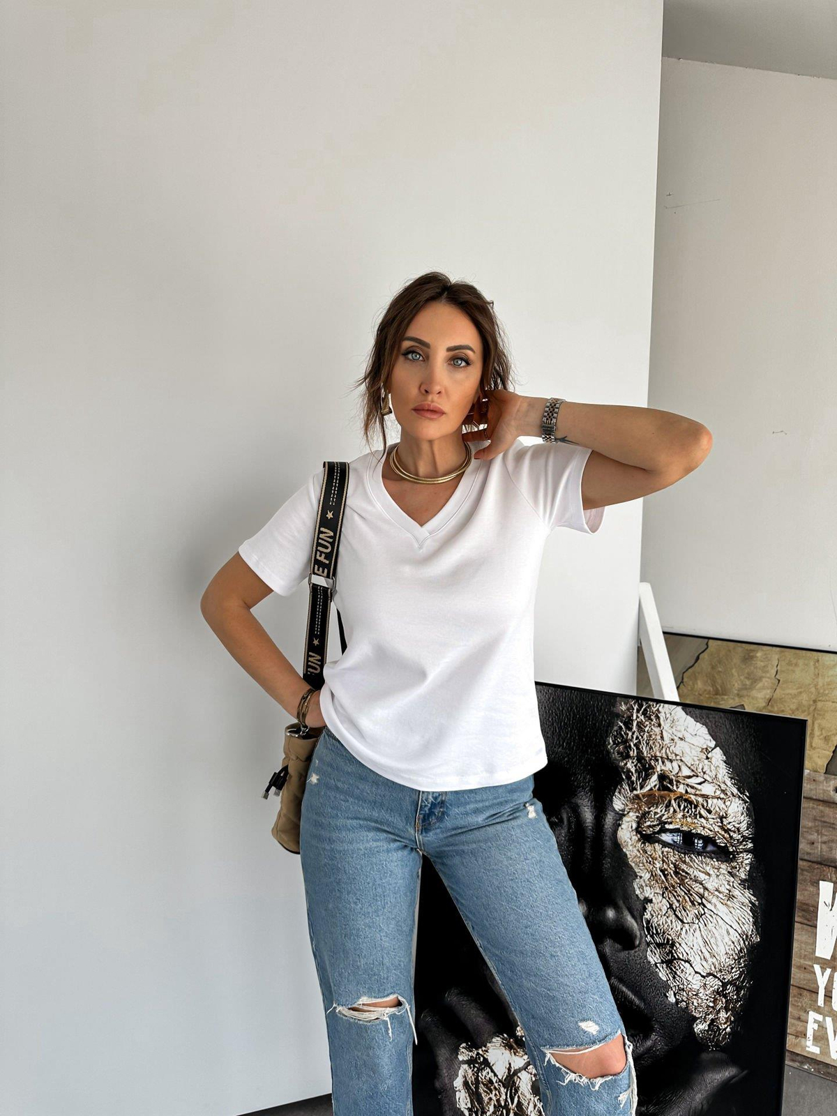 Beyaz V Yaka Organic Cotton Tshirt