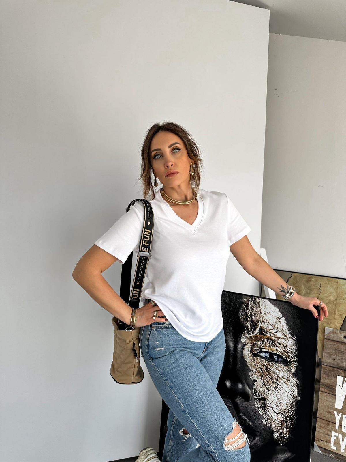 Beyaz V Yaka Organic Cotton Tshirt