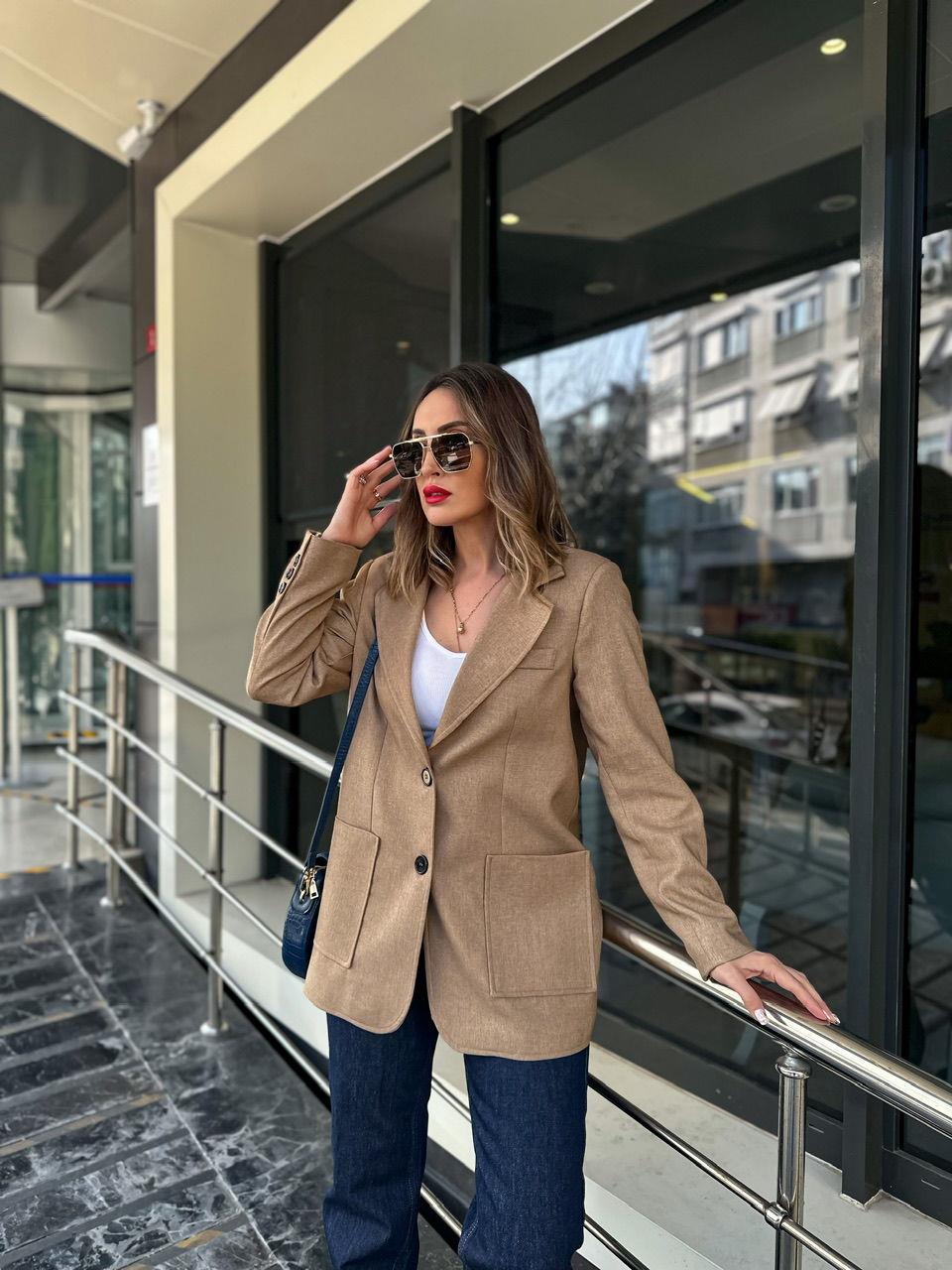Camel Cepli Çift Düğmeli Ceket