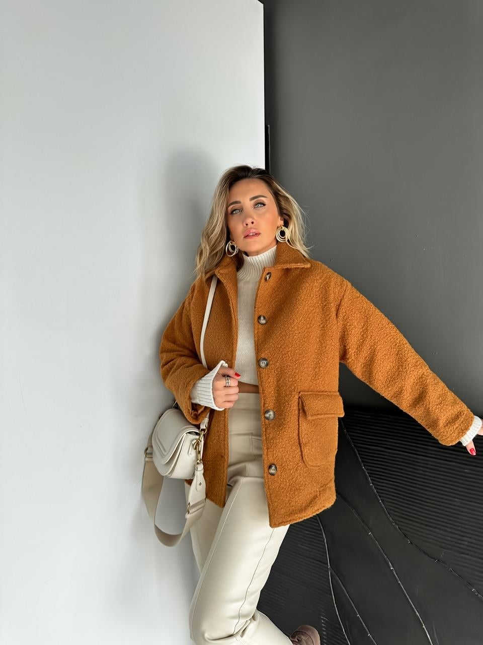 Camel Kapak Cepli Düğmeli Buklet Kaban
