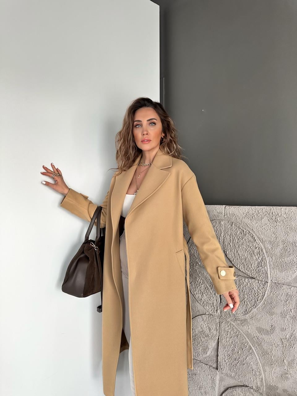 Camel Yanları Gold Düğmeli Kaşe Kaban
