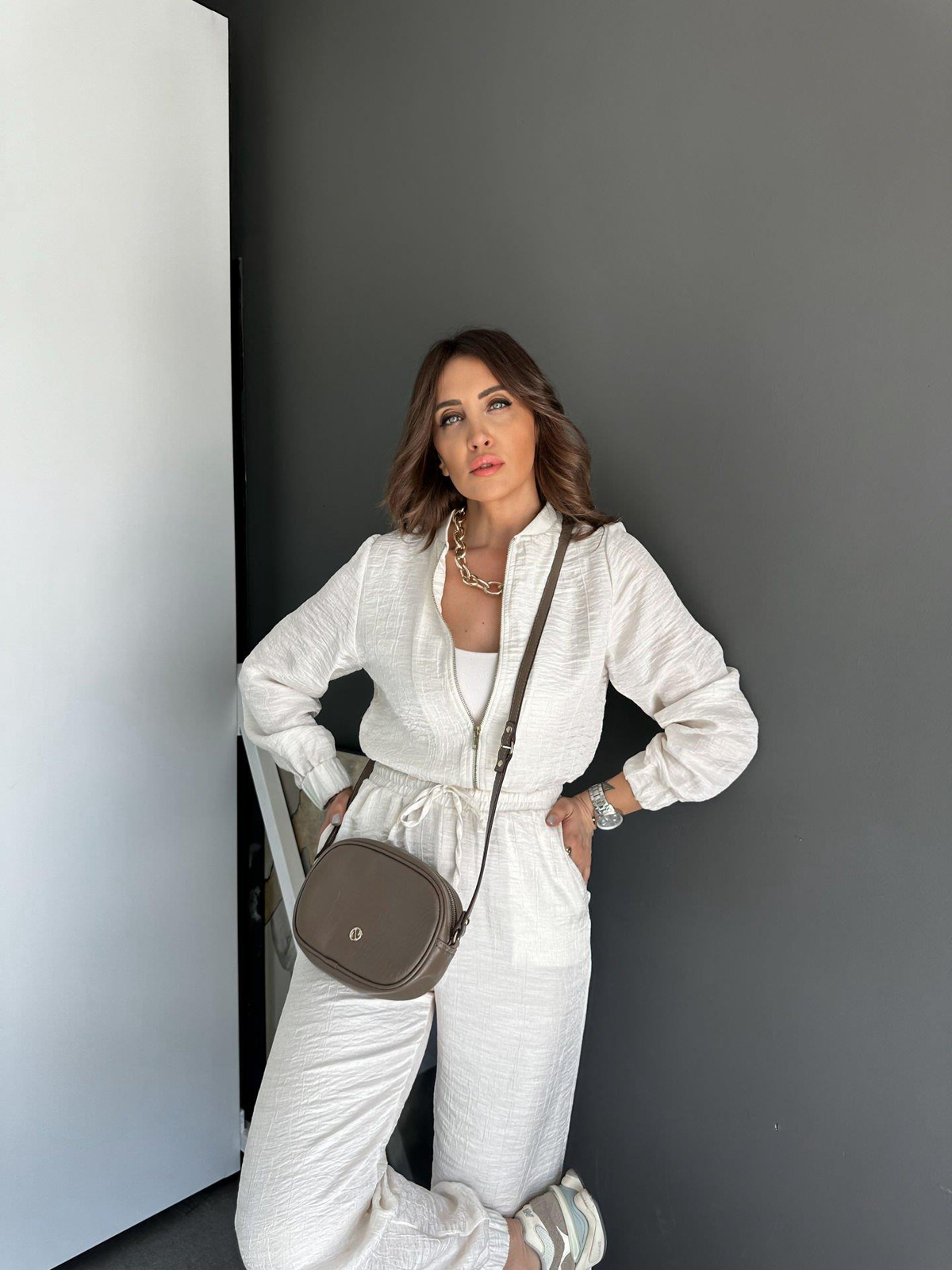 Ekru Fermuarlı Parlak Kumaş Takım
