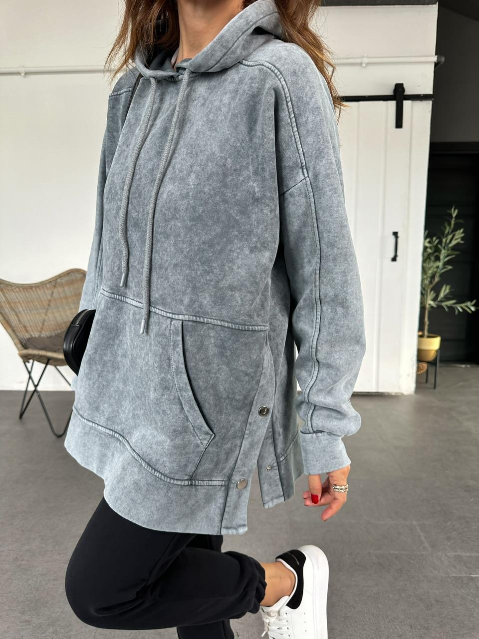 Gri Çıtçıtlı Yıkamalı Sweatshirt