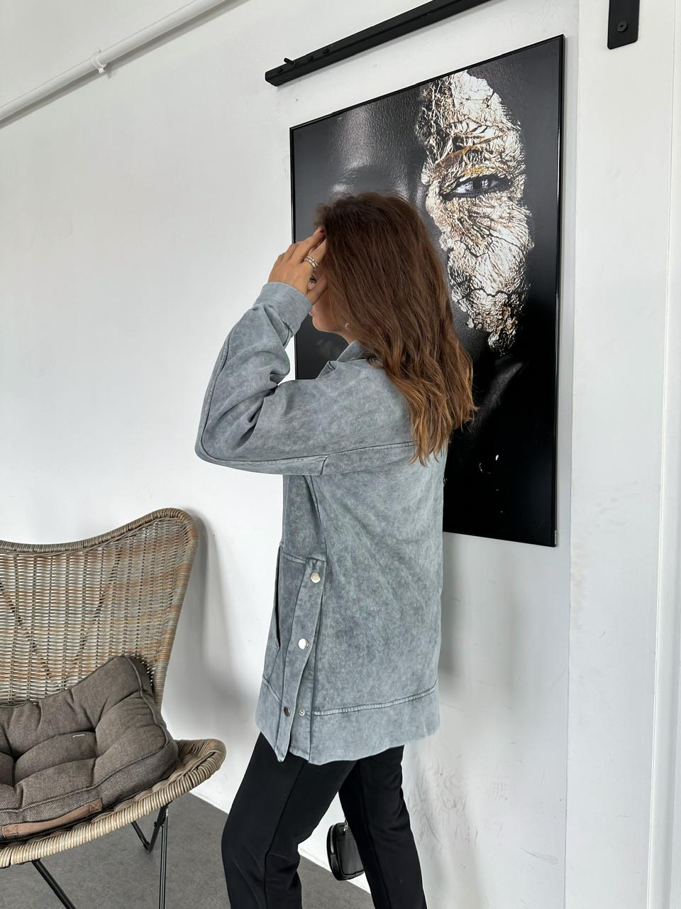Gri Çıtçıtlı Yıkamalı Sweatshirt