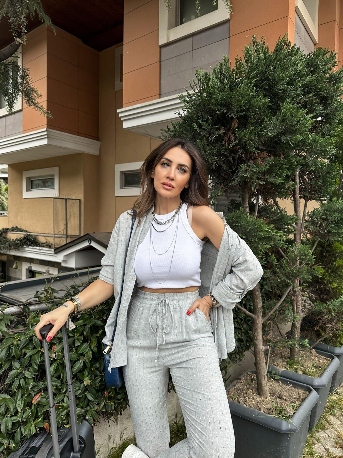 Gri Çizgi Dokulu Gömlekli Takım