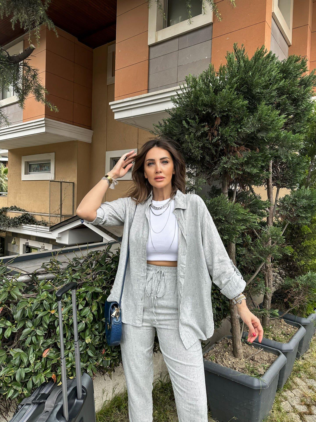 Gri Çizgi Dokulu Gömlekli Takım