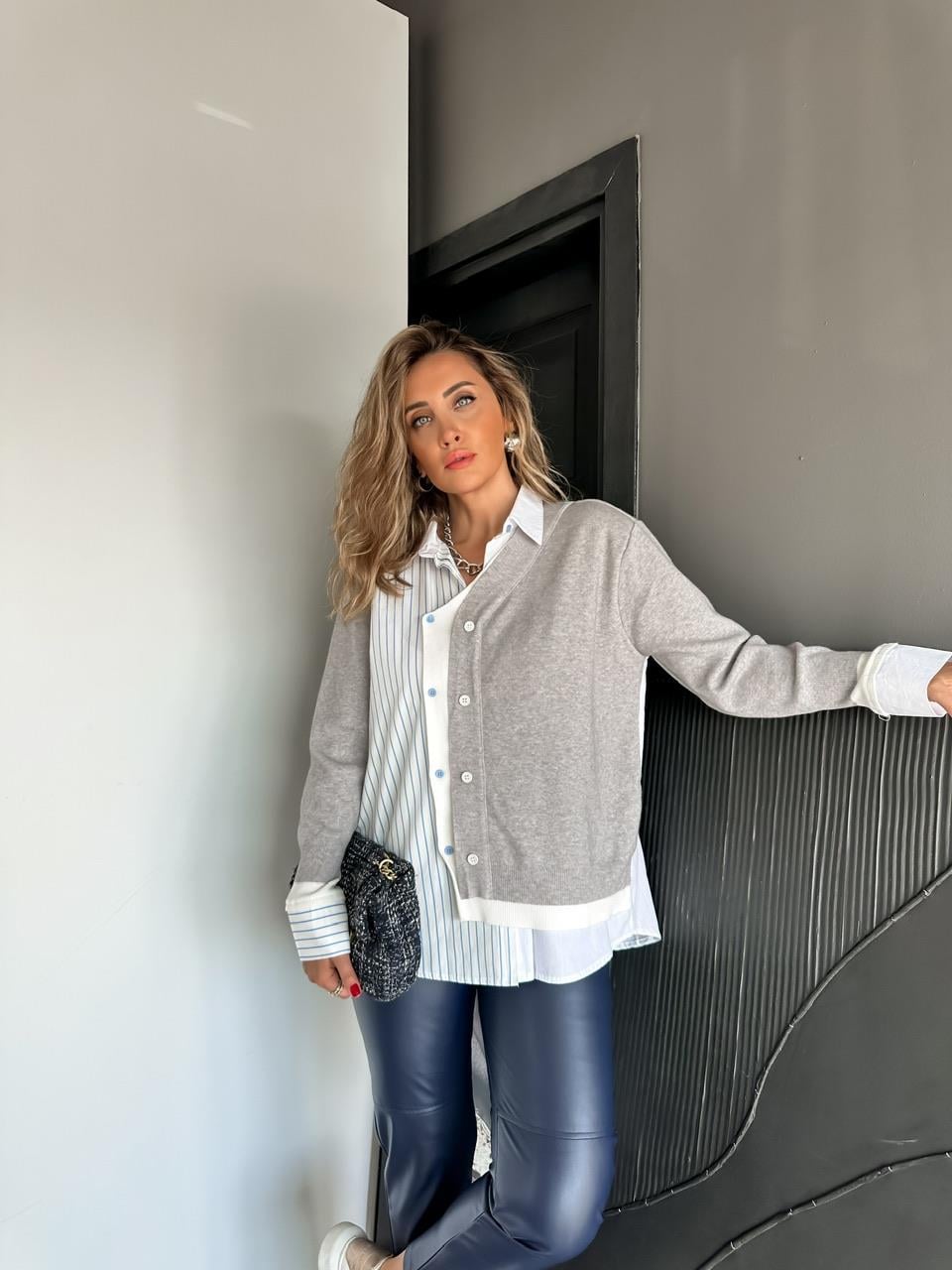 Gri Çizgili Gömlek Detaylı Hırka