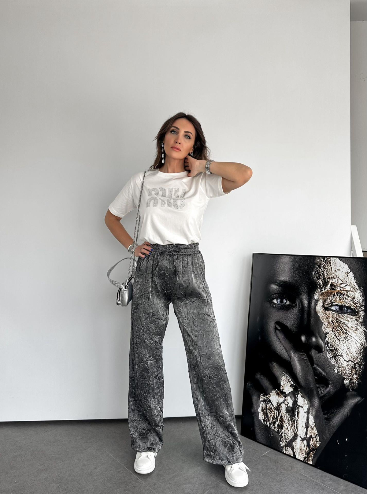 Gri Kırışık Desenli Bol Pantolon