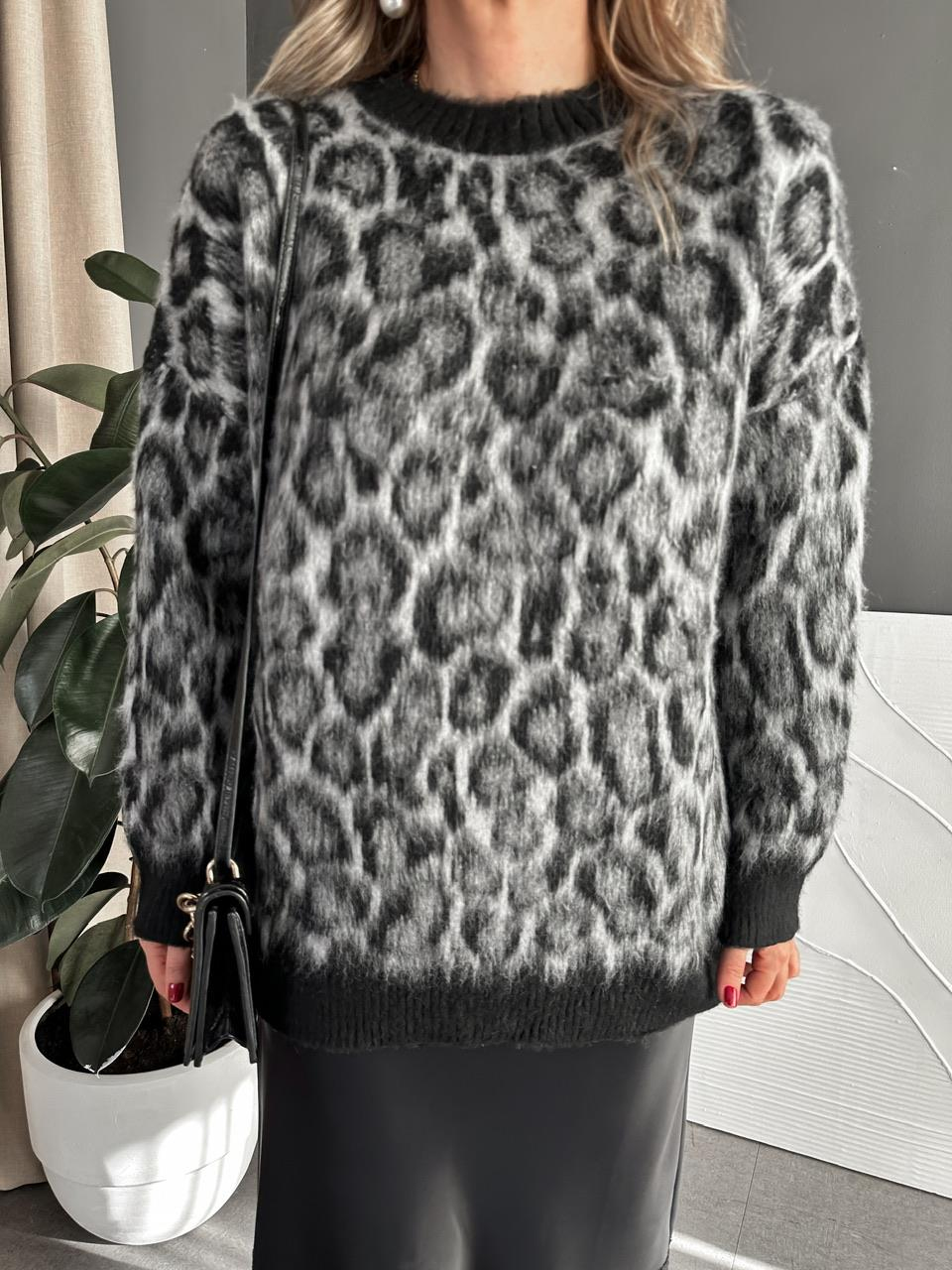 Gri Leopar Yumuşak Dokulu Kazak
