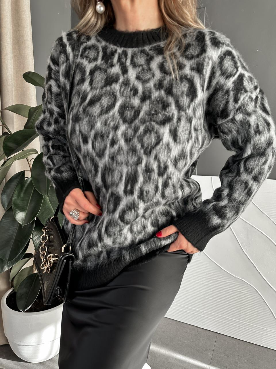 Gri Leopar Yumuşak Dokulu Kazak