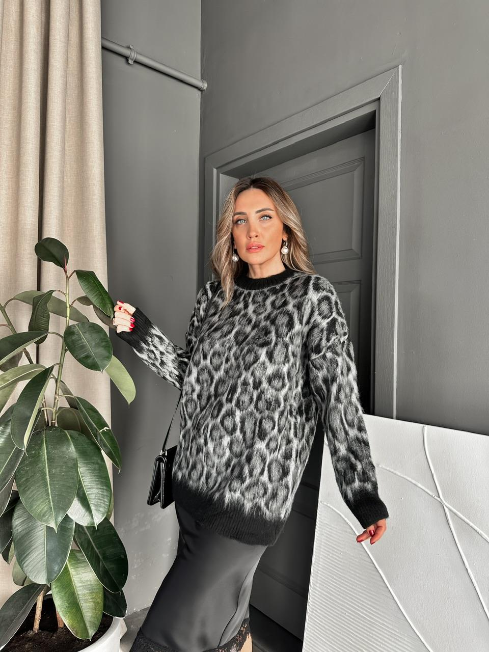 Gri Leopar Yumuşak Dokulu Kazak