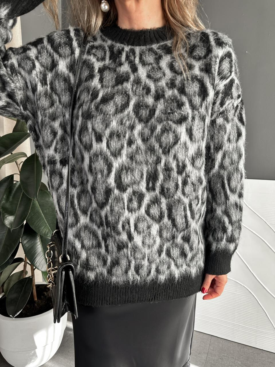 Gri Leopar Yumuşak Dokulu Kazak