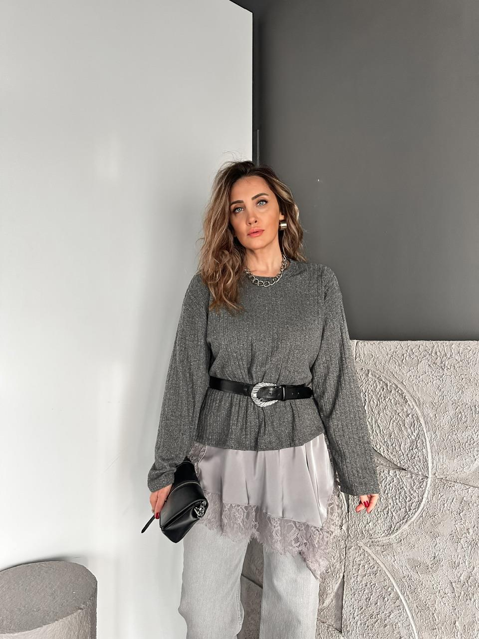 Gri Saten Parçalı Kaşkorse Bluz