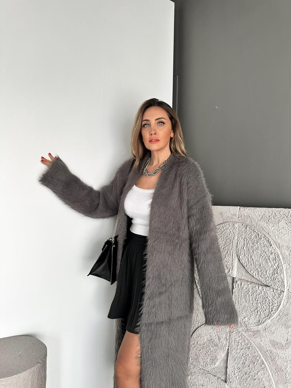 Gri Uzun Tüylü Maxi HIrka