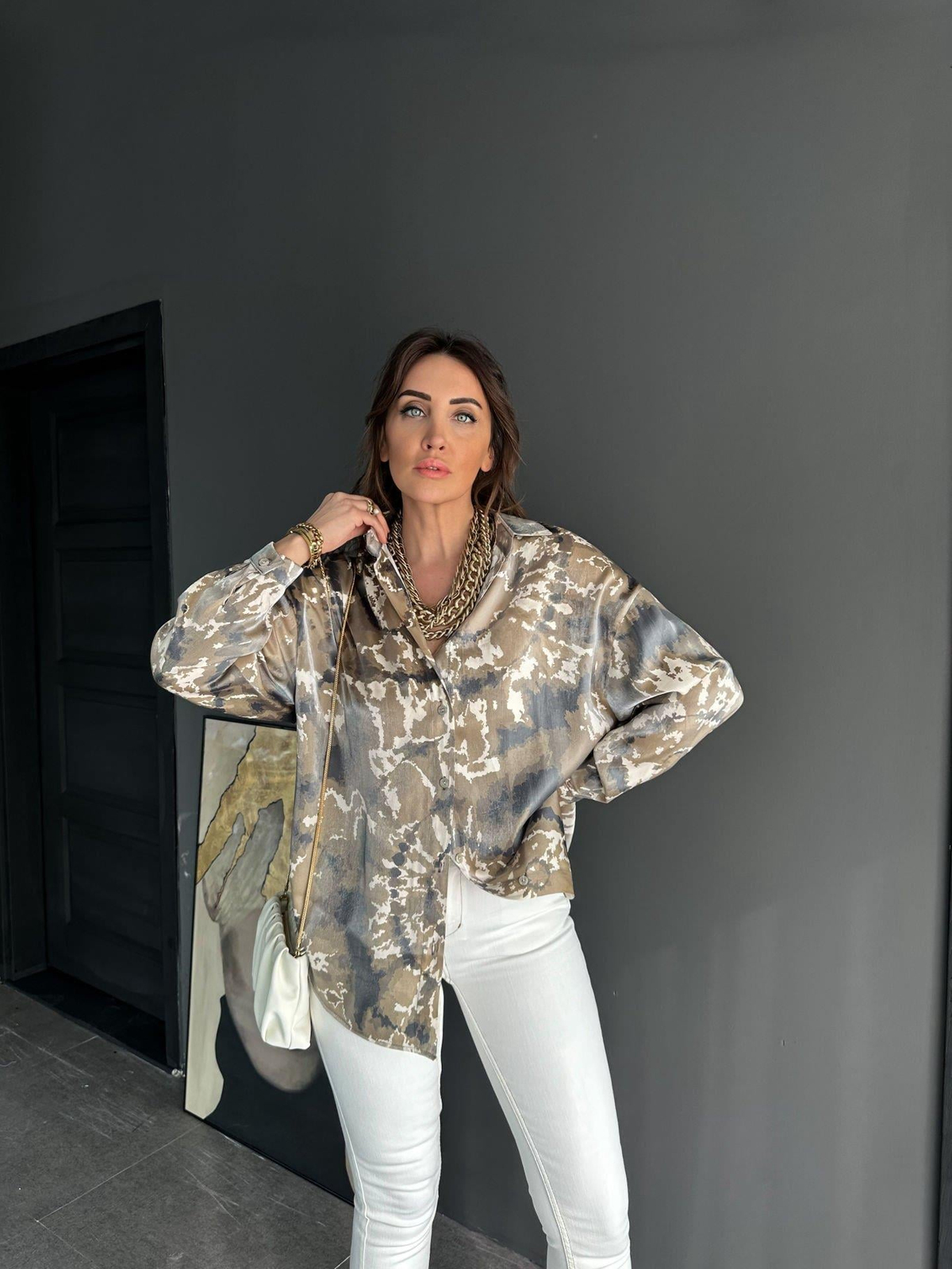 Haki Batik Desenli Saten Gömlek