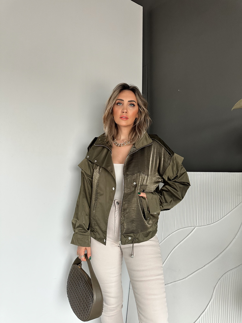 Haki Çıtçıtlı Dik Yaka Saten Parçalı Ceket