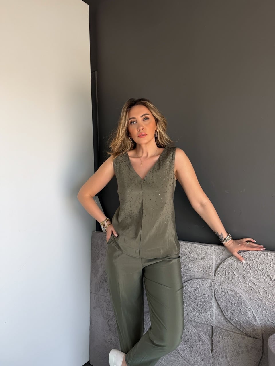 Haki  V Yaka Serpme Taşlı Takım