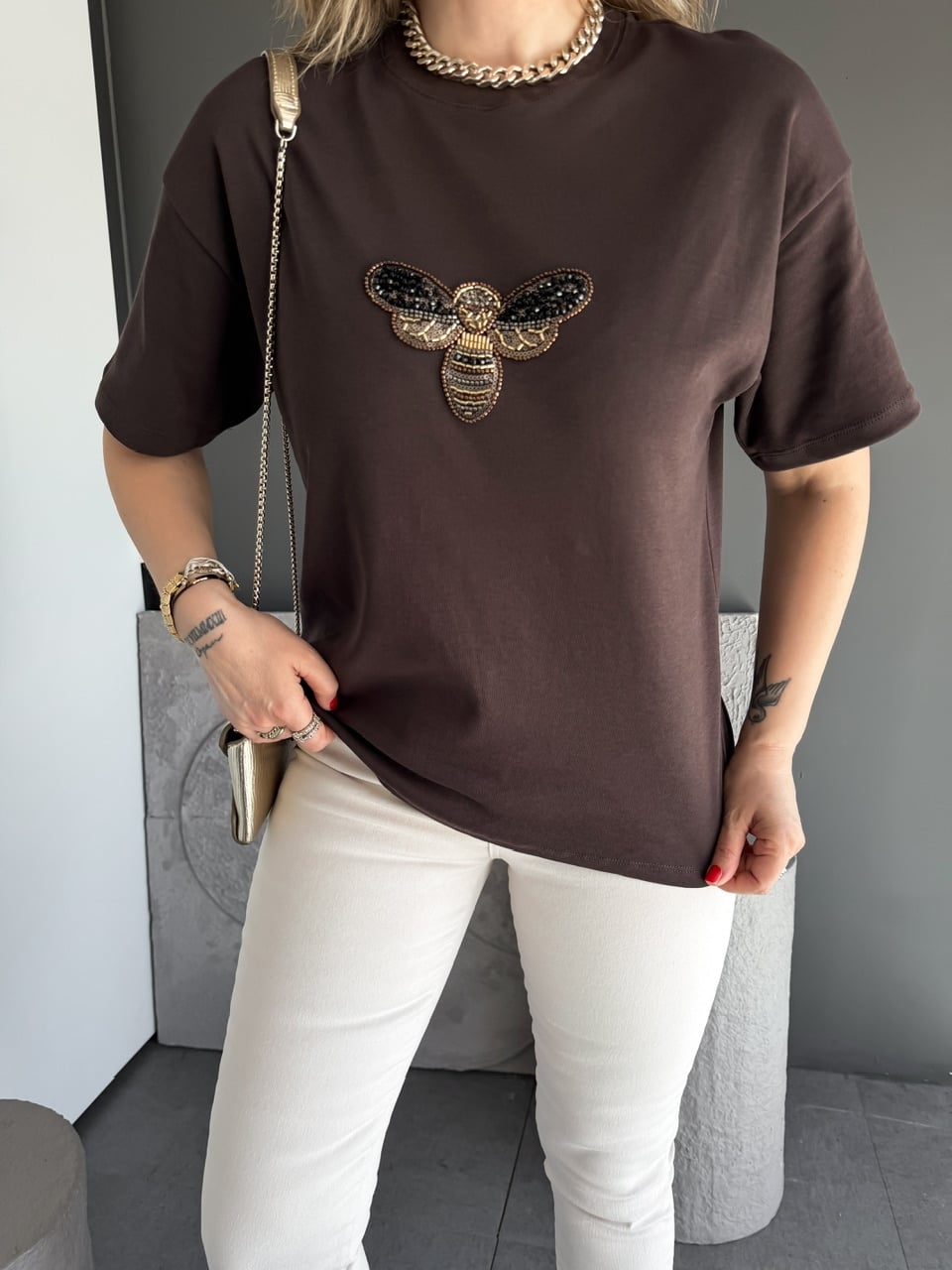 Kahve Arı İşlemeli Cotton Tshirt
