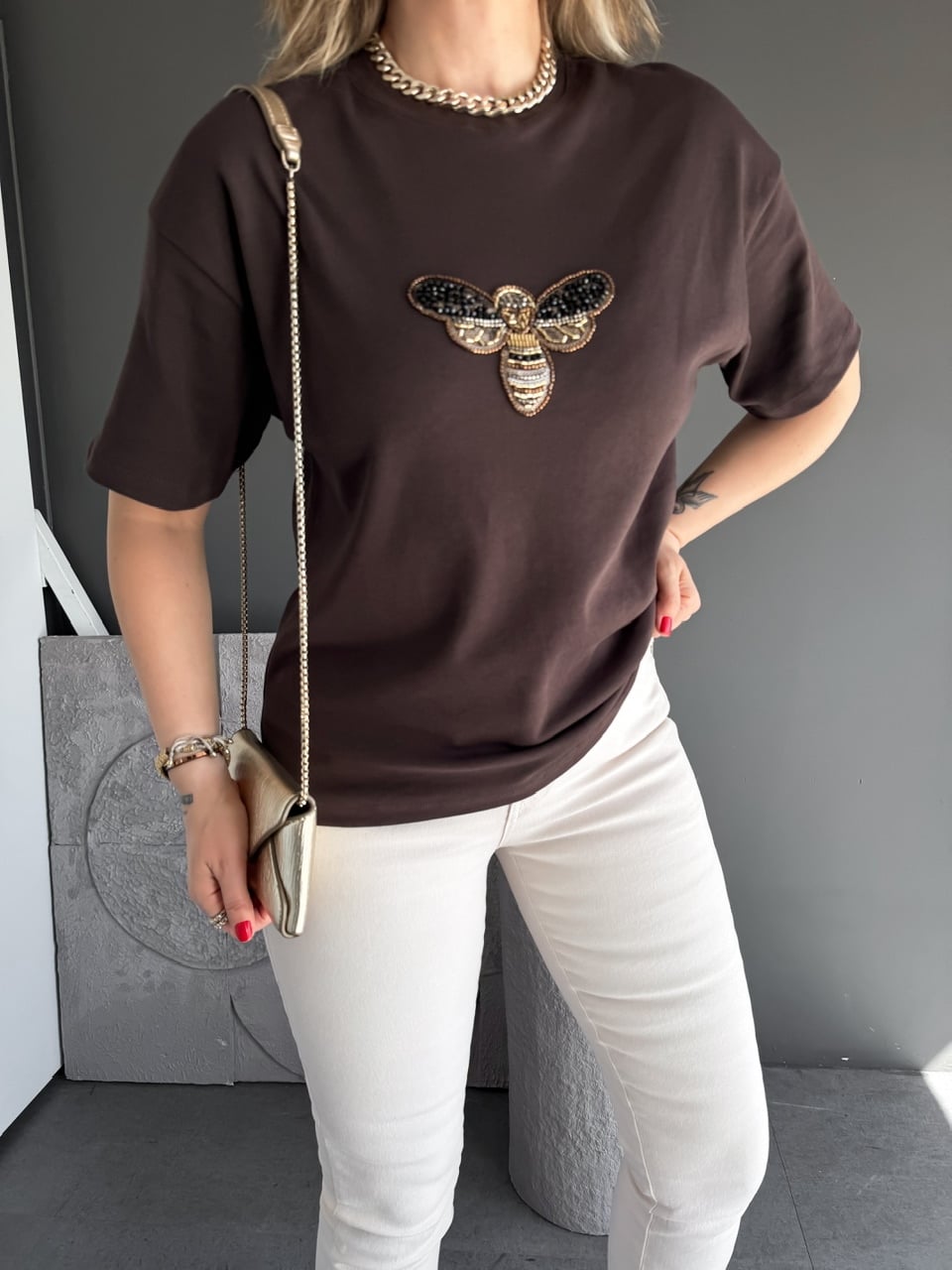 Kahve Arı İşlemeli Cotton Tshirt