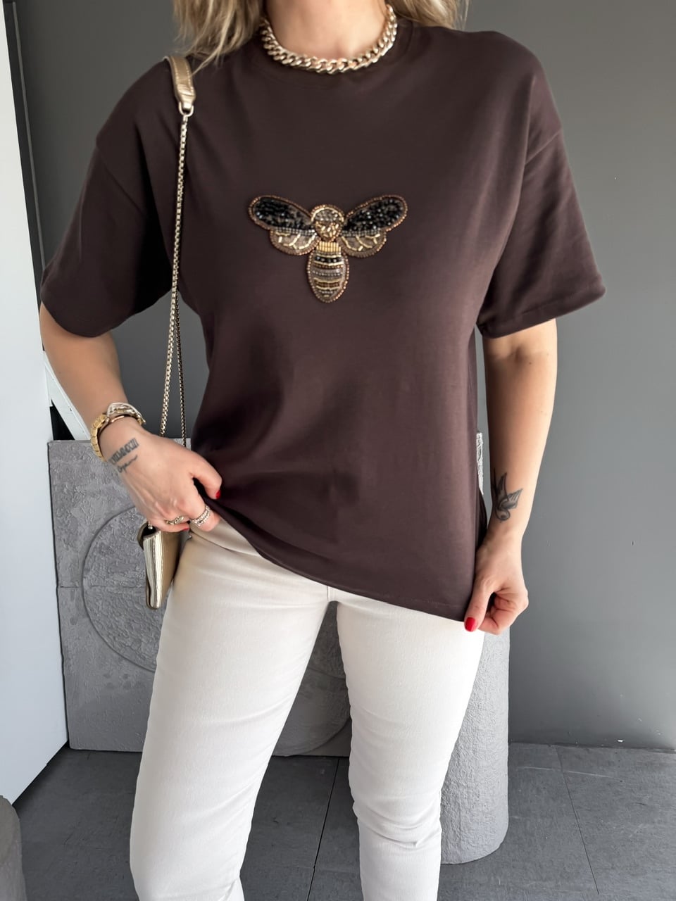 Kahve Arı İşlemeli Cotton Tshirt