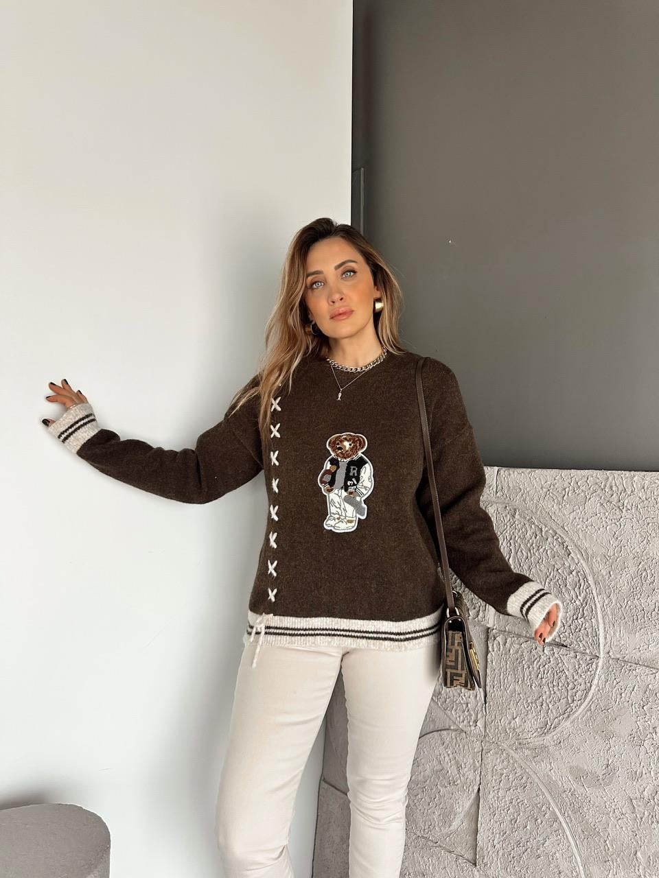 Kahve Ayı Figürlü İpli Kazak