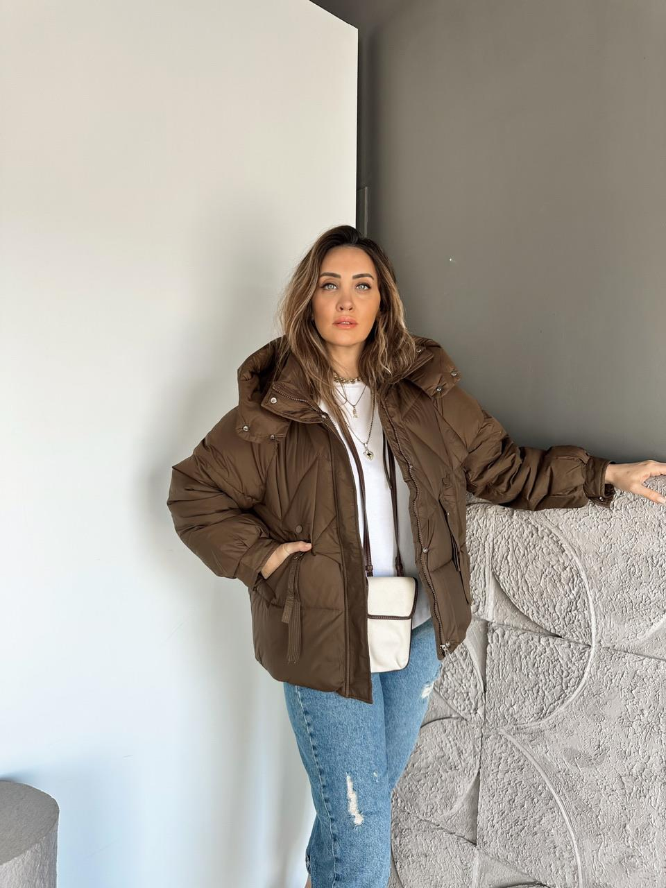 Kahve Kapşonlu Aksesuarlı Şişme Mont