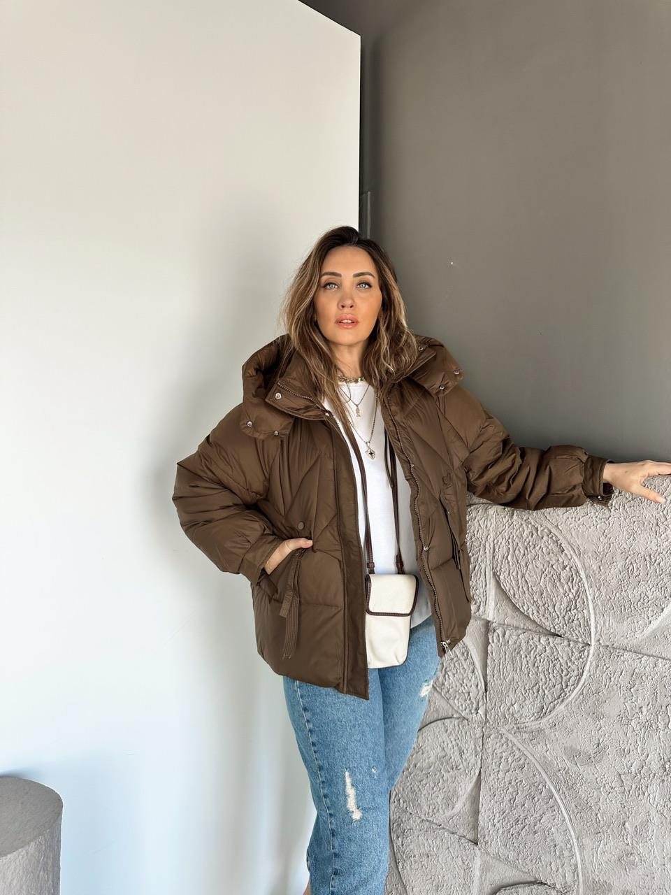 Kahve Kapşonlu Aksesuarlı Şişme Mont