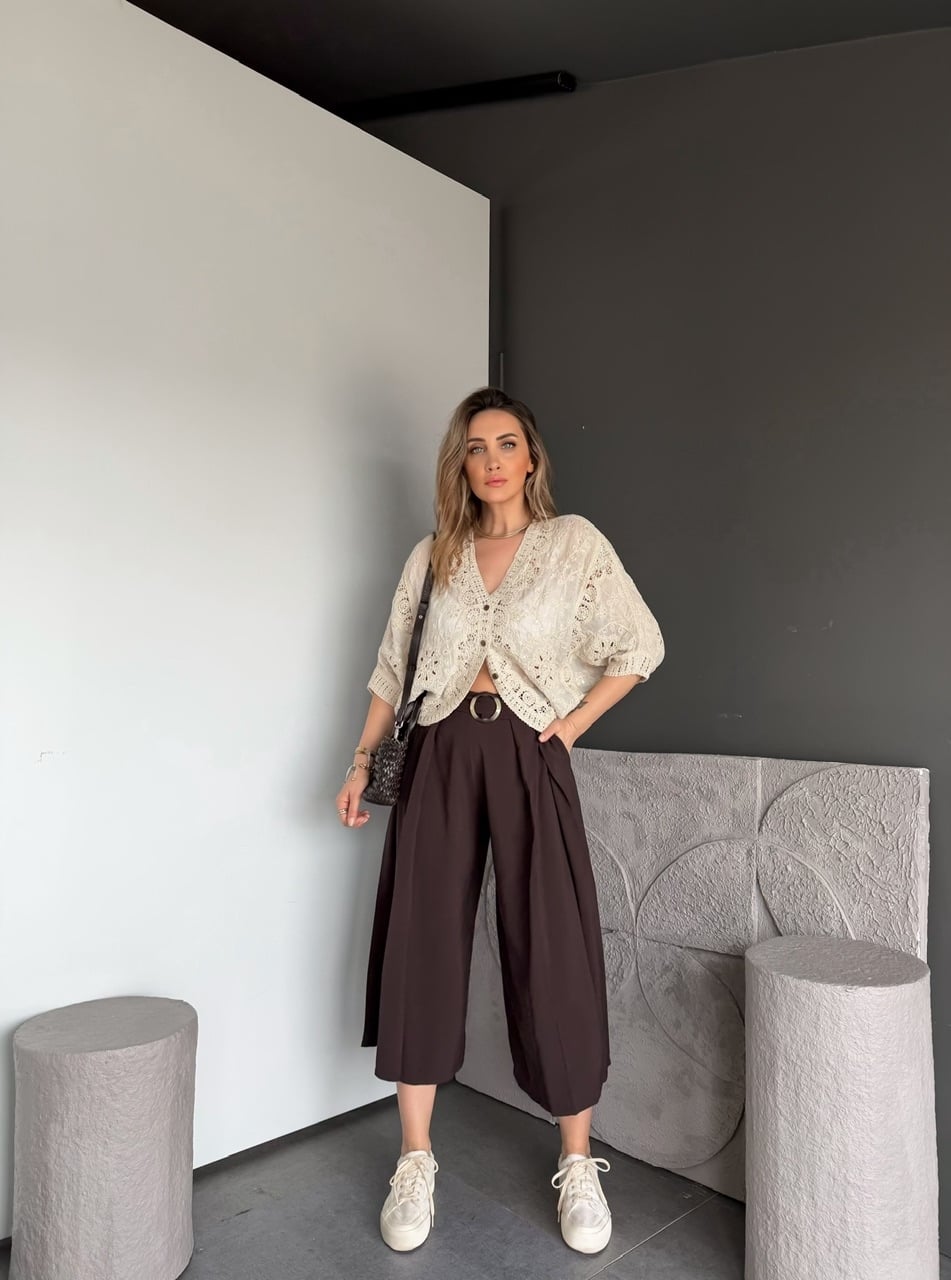 Kahve Kemerli Pensli Kısa Paça Pantolon