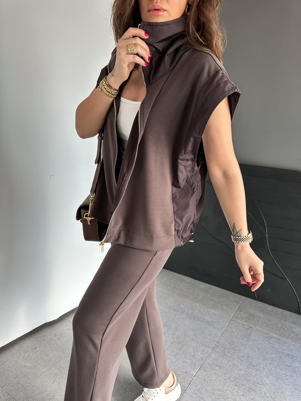 Kahve Paraşüt Detaylı Yelekli Takım