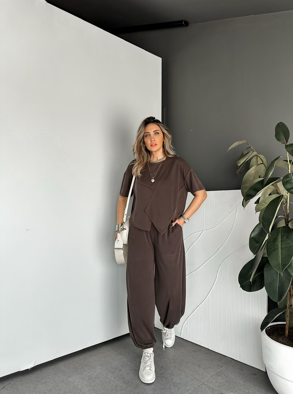 Kahve Parça Dikişli Asimetrik Modal Takım