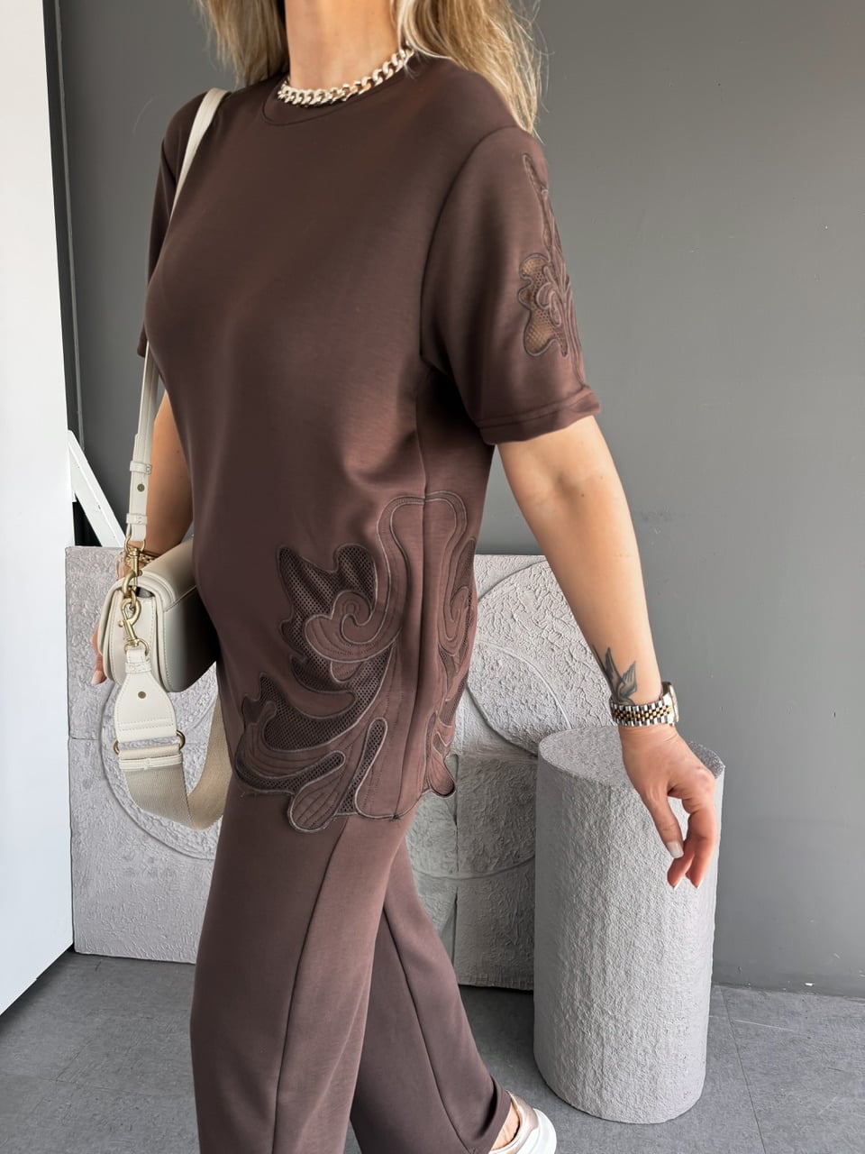 Kahve Tek Yanı Nakışlı Modal Takım