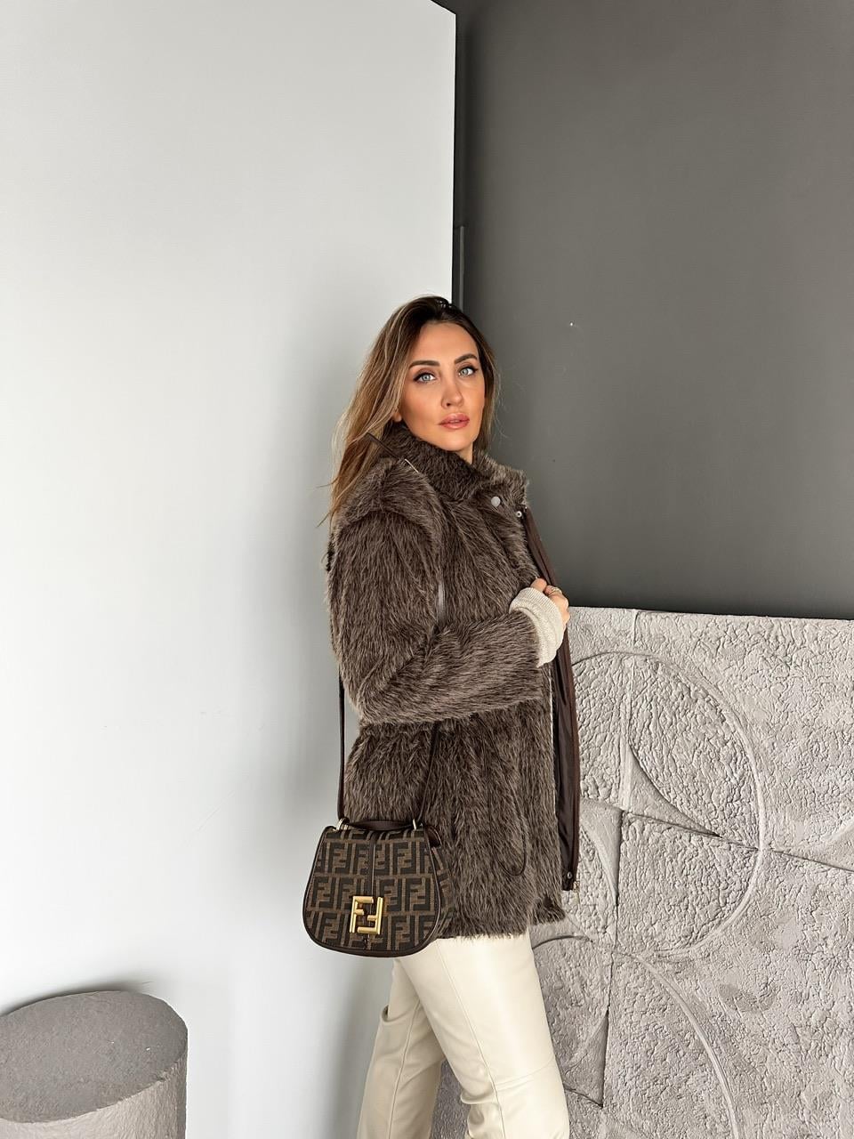 Kahve Tüylü Beli Büzülebilir Mont