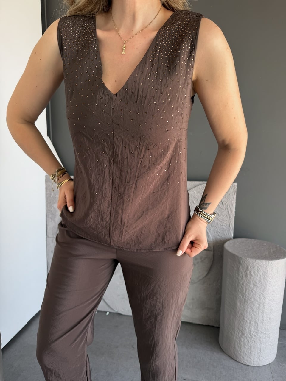 Kahve V Yaka Serpme Taşlı Takım
