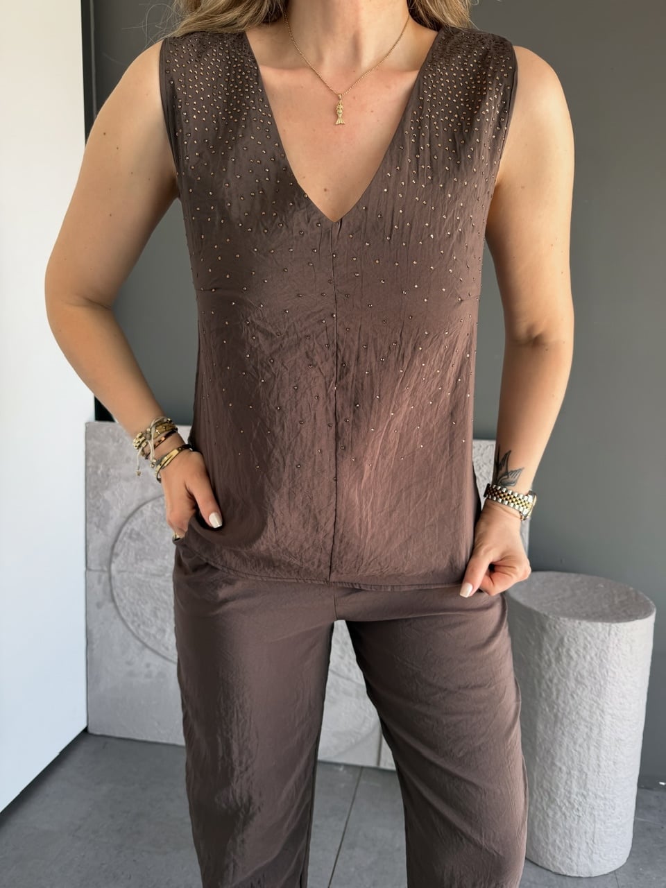 Kahve V Yaka Serpme Taşlı Takım