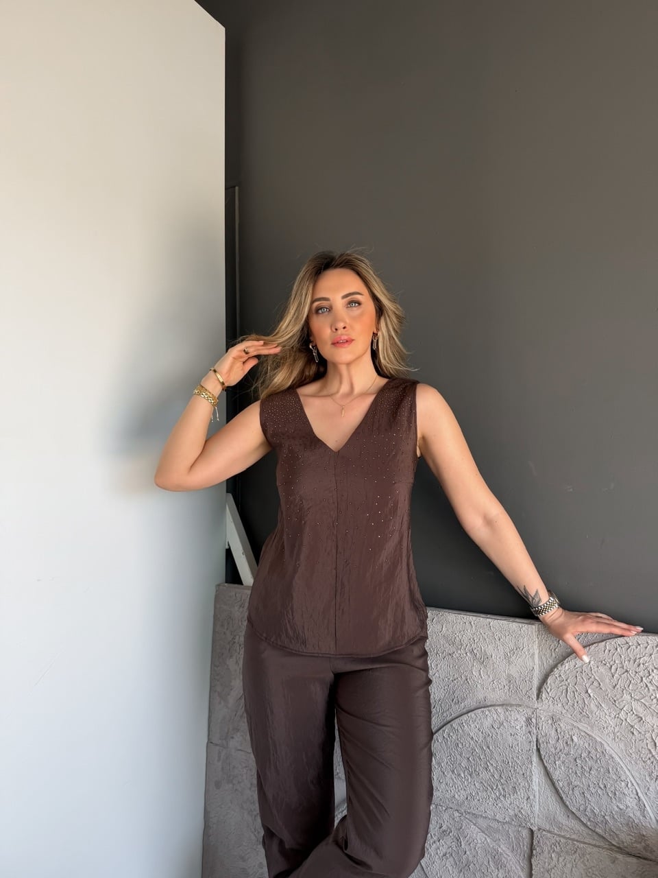 Kahve V Yaka Serpme Taşlı Takım