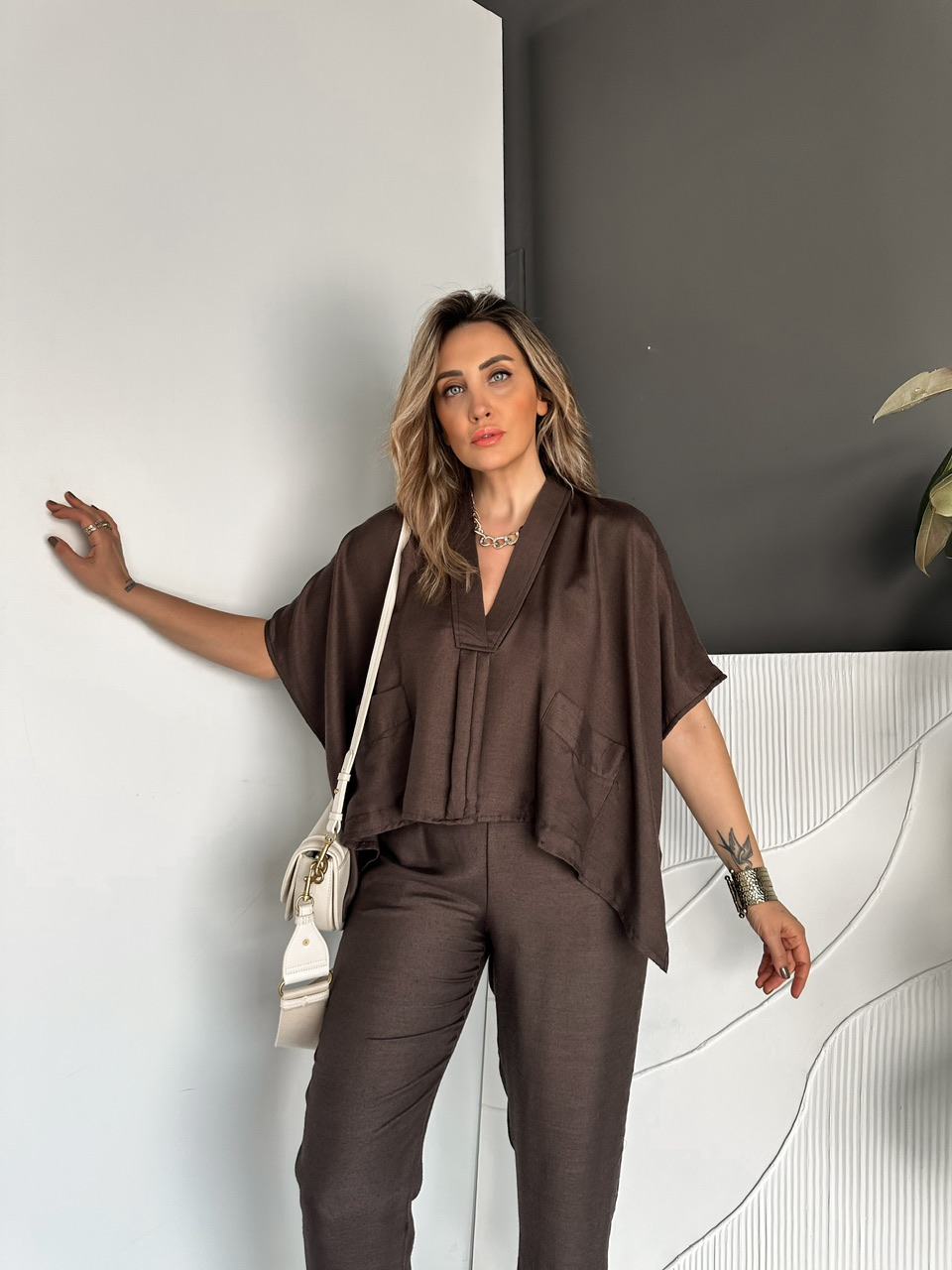 Kahve V Yaka Yarasa Kol Tasarım Takım