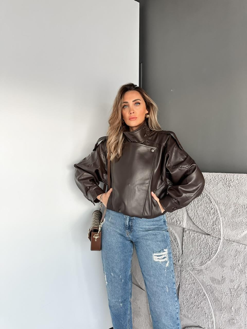 Kahve Yakası Düğmeli Marka Model Deri Ceket