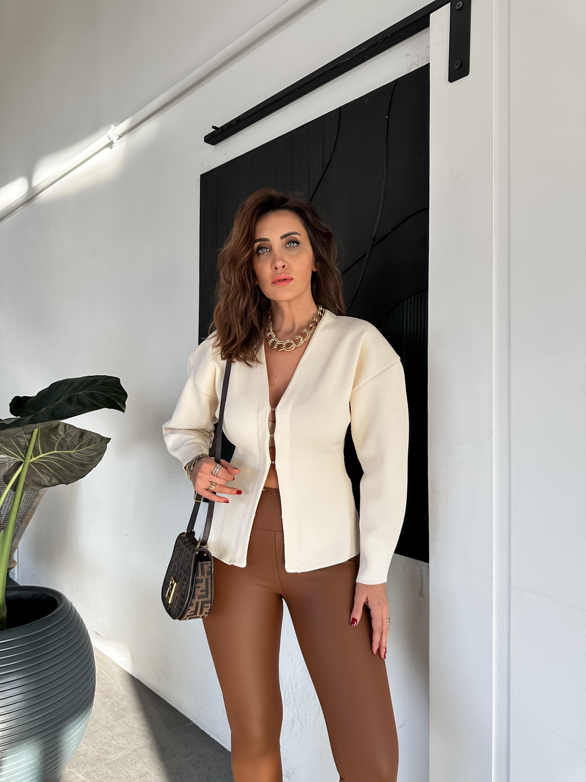 Krem Kancalı Çelik Örme Hırka