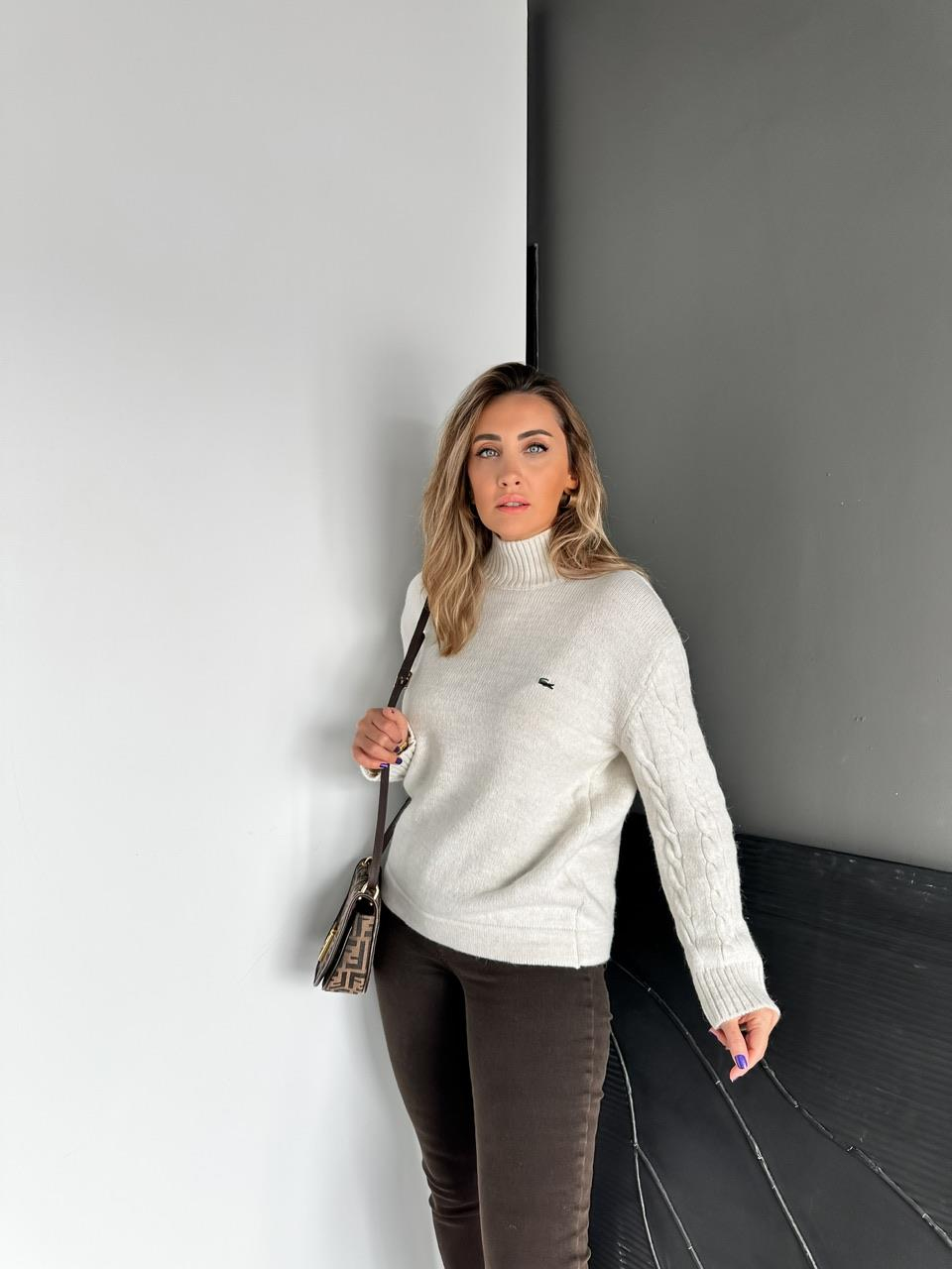 Krem Kolları Saç Örgülü Marka Model Kazak