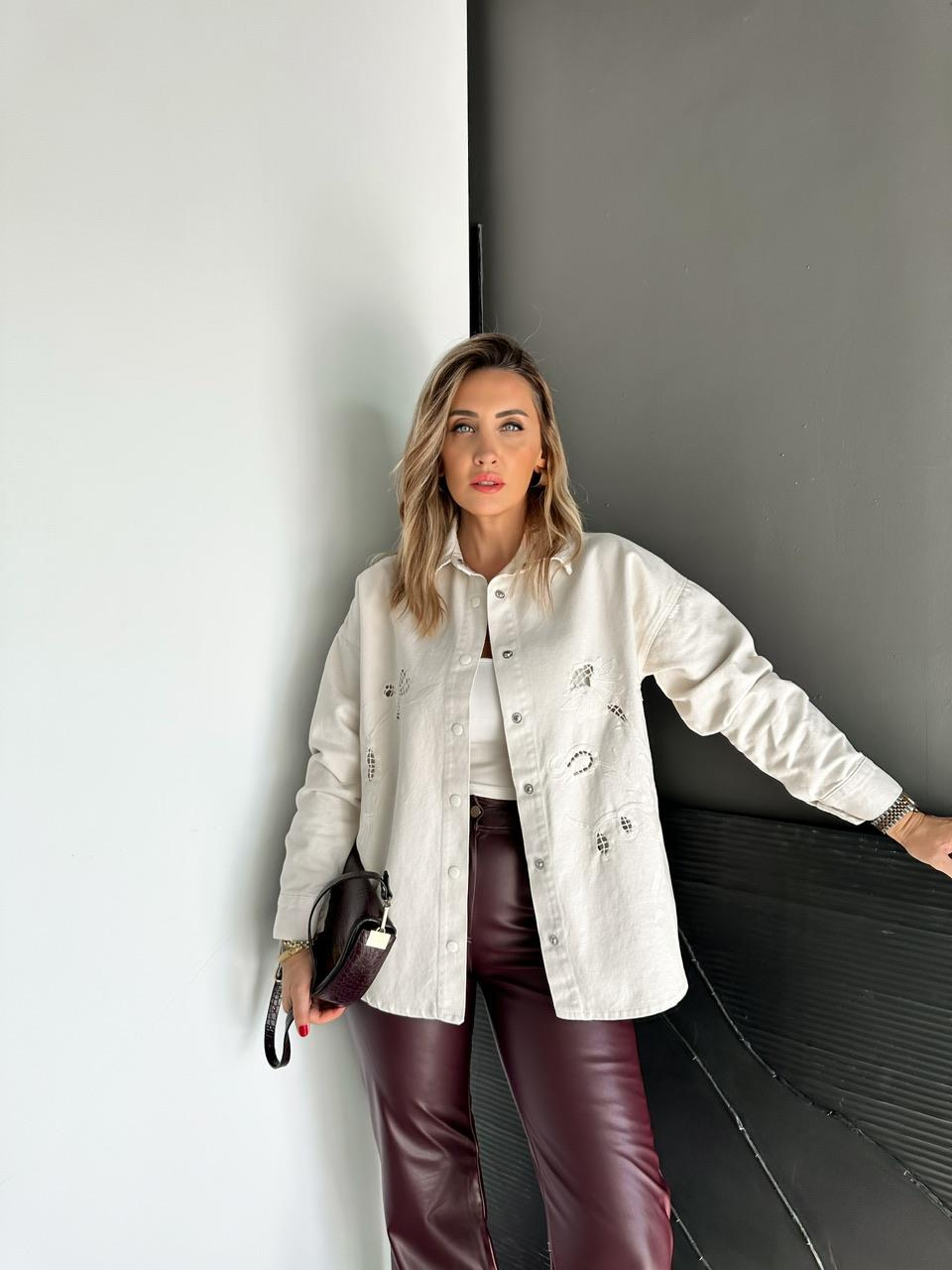 Krem Nakışlı Marka Model Ceket