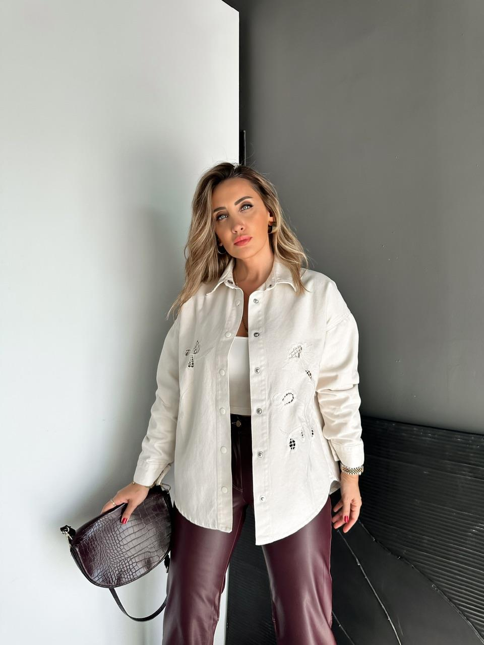 Krem Nakışlı Marka Model Ceket
