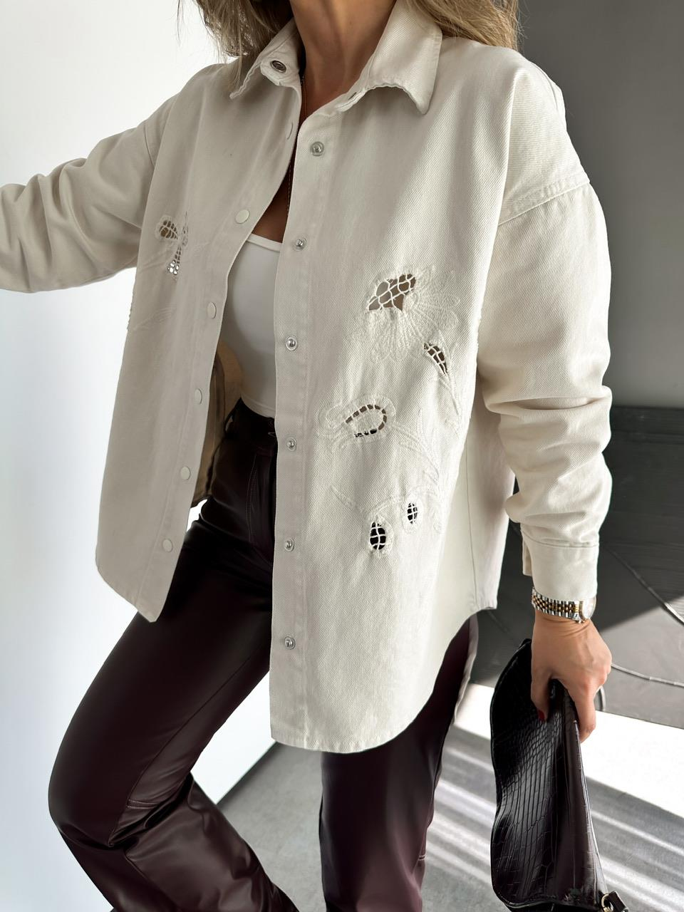 Krem Nakışlı Marka Model Ceket